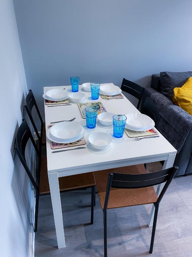 Stylish 1 Bedroom Flat In Wood Green Londra Exterior foto