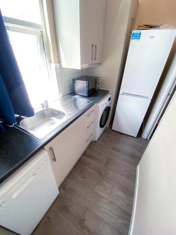 Stylish 1 Bedroom Flat In Wood Green Londra Exterior foto