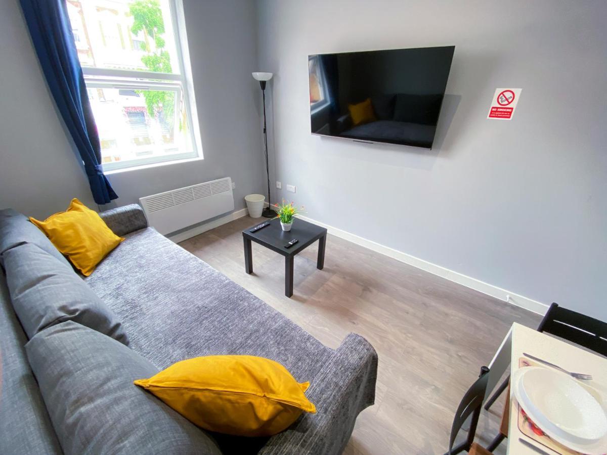 Stylish 1 Bedroom Flat In Wood Green Londra Exterior foto